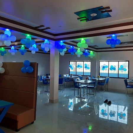 Hotel Blue Diamond Bahraich Bagian luar foto