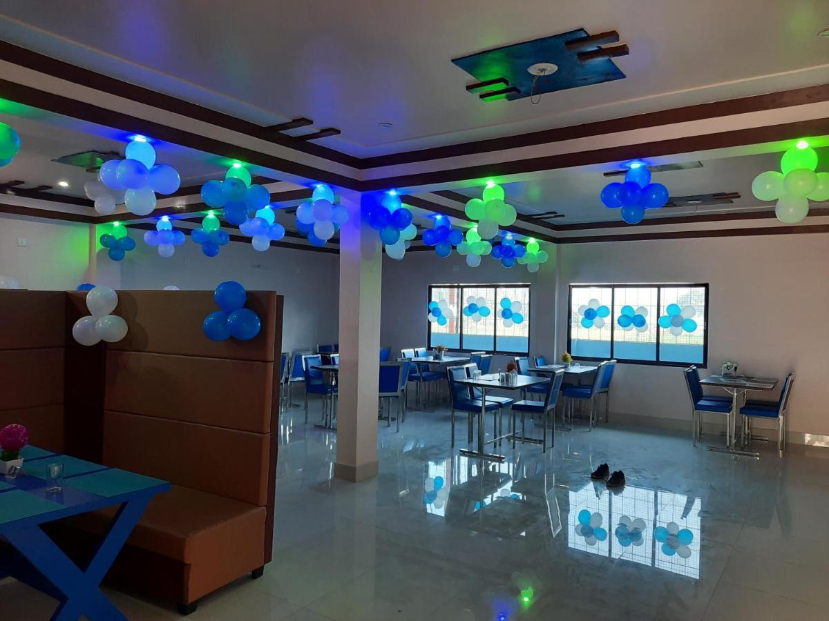 Hotel Blue Diamond Bahraich Bagian luar foto